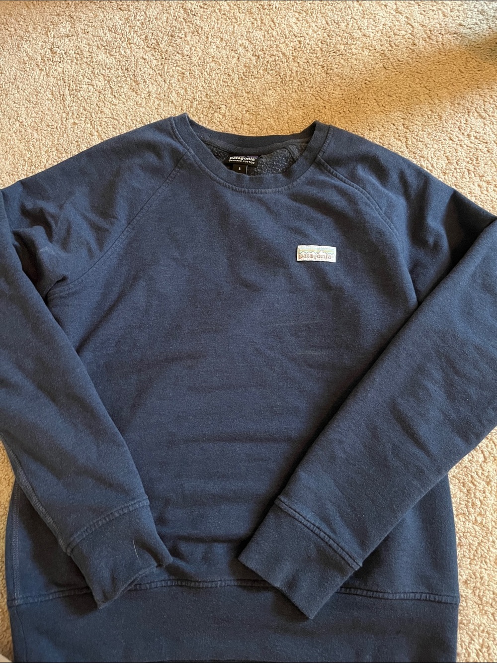 Patagonia Women’s Crewneck Sweatshirt. Navy. Size small